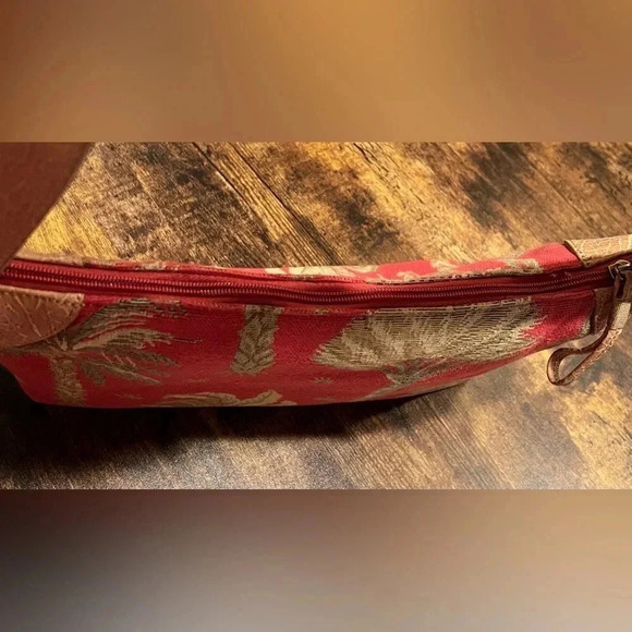 VINTAGE | Tommy Bahama ladies tapestry handbag - Picture 6 of 16